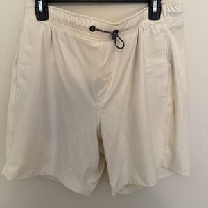 Men's Avalanche Fashion Basic Short Size Large NWT Cream